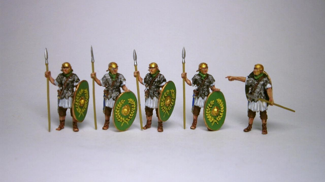 72-2001 - 5 Roman Auxiliar infantrymen on guard for Limestuerme etc. 1/72