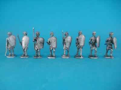 ÄG-07 Egyptians - advance with spear and shield, 16 parts 1/72