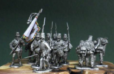 Austrian Grenzer or Hungarian Infantry in march, 12 1/72 figures