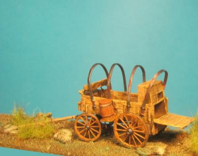 72-9505 - Stehender Chuckwagon, geklappte Rueckwand + Feuerstelle 1/72