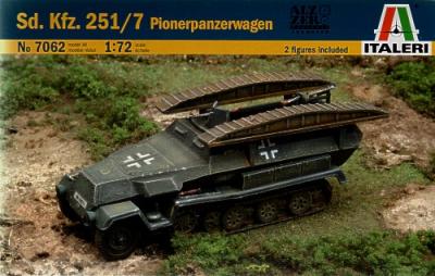 7062 - German Sd.Kfz.251/7 Pionierpanzerwagen 1/72