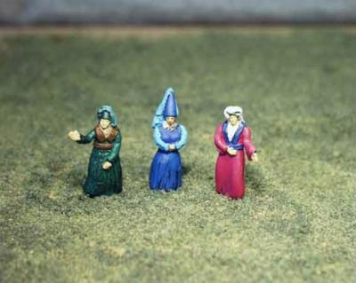 MCMA01 Noble ladies 1 (3 figures) 1/72